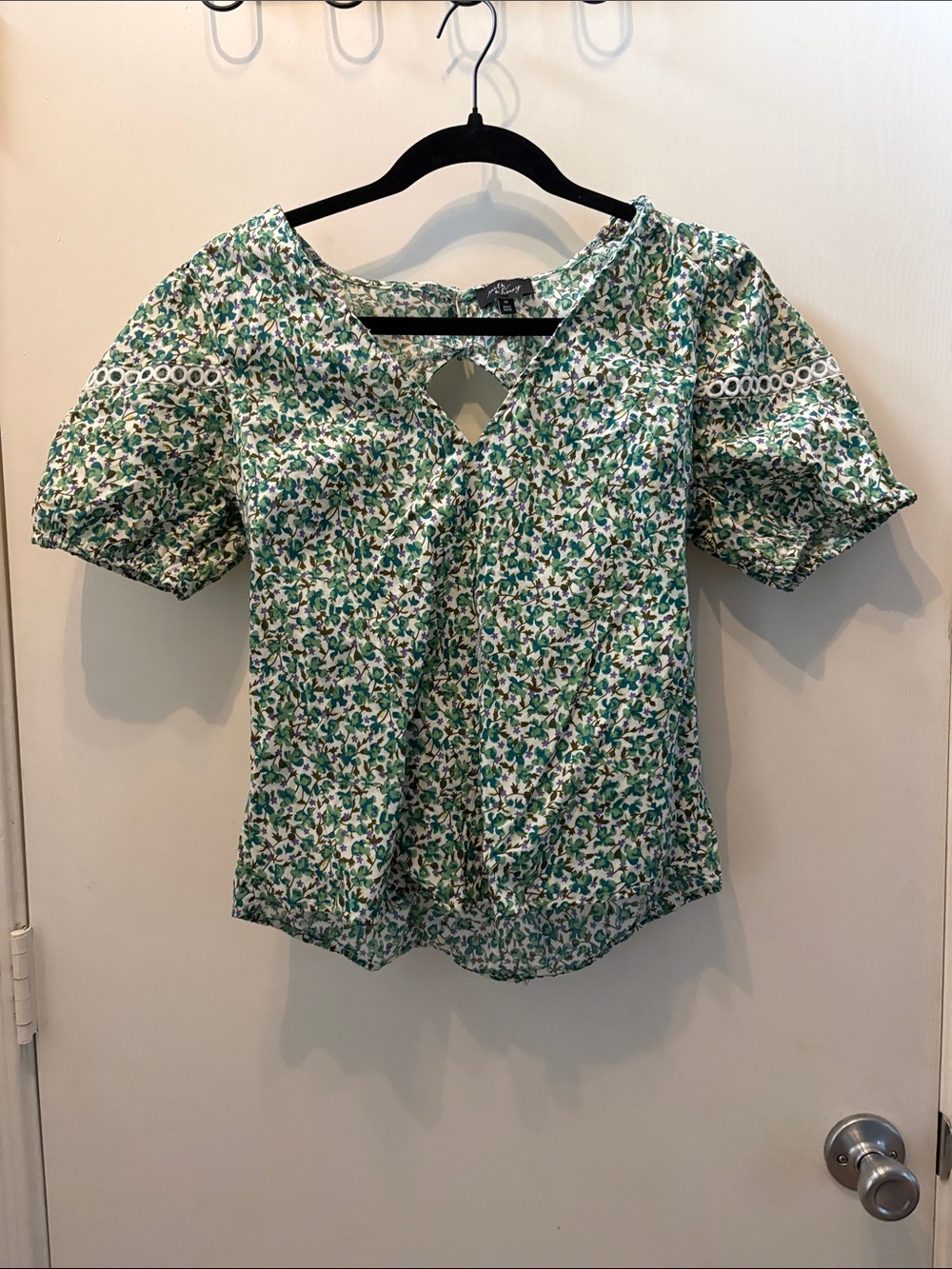 Milk & Honey Green Floral Keyhole Puff-Sleeve Blouse Size M  Cottagecore Prairie